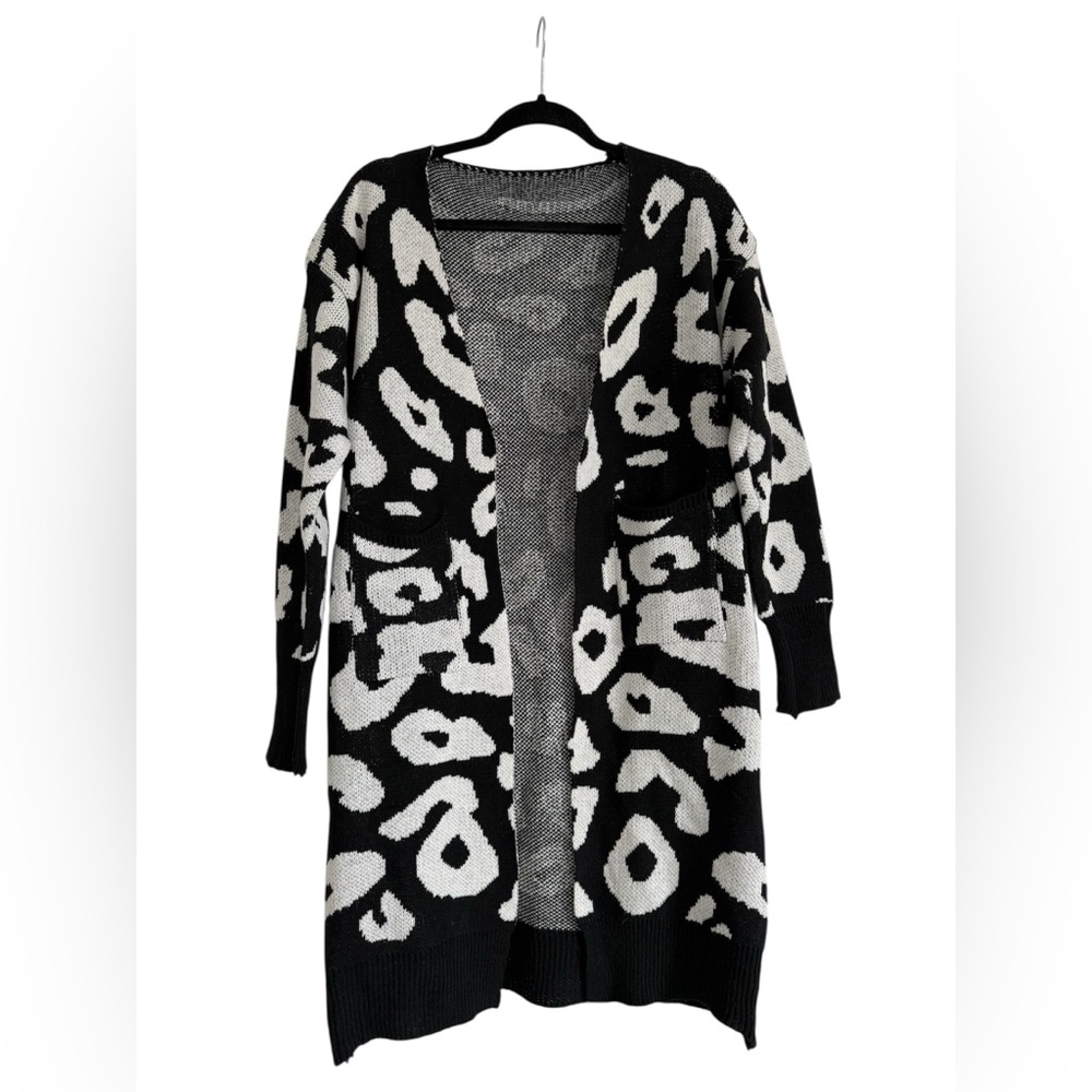Black & White Leopard Print Open Cardigan Sweater, Womens size small